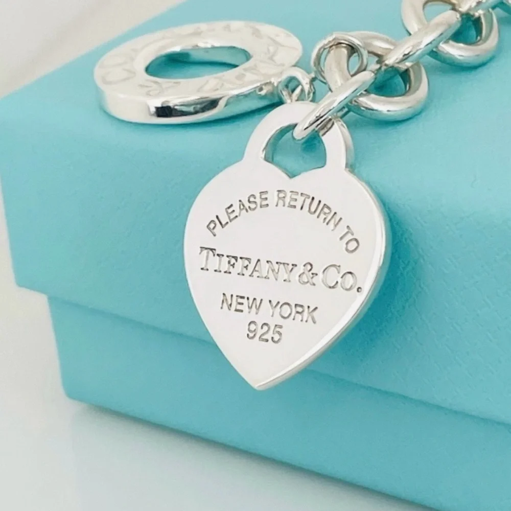Authenticated Tiffany & Co. Return to Tiffany Heart Tag Toggle Necklace Silver - Picture 4 of 10